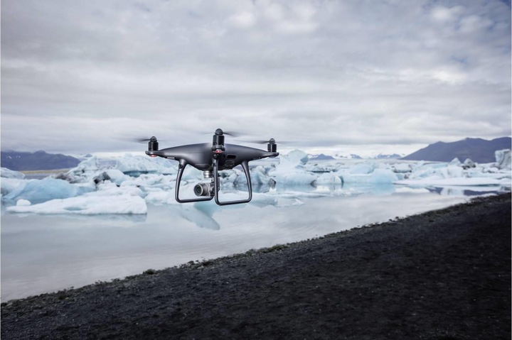 Produktbild DJI Phantom 4 Pro Obsidian (30 min, 1388 g, 20 Mpx)