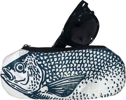 Actual product image Bekos Upcycling - Brillenetui R aus recyceltem Fischfuttersack weiss