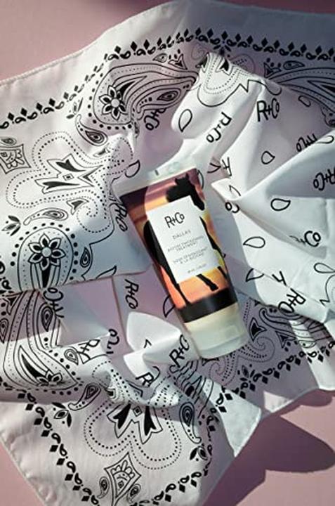 Produktbild R+Co Dallas Biotin Thickening Treatment Dauerhaftes Volumen Stärkt das Haar Baut Textur 3 Oz