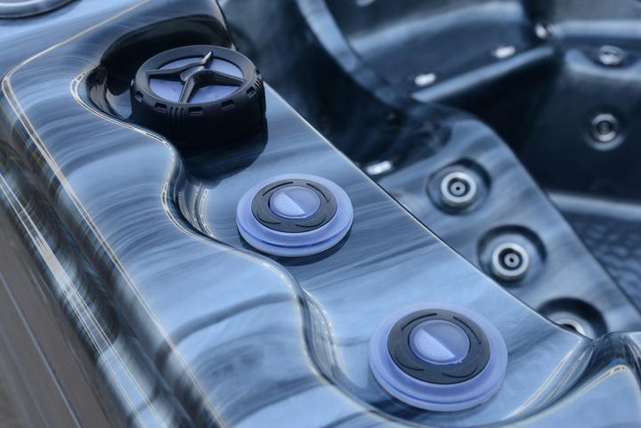 Produktbild Spa Solutions Whirlpool Platinum Black Silver 2023