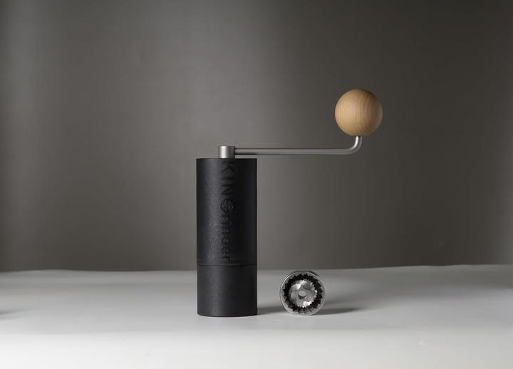 Produktbild KINGrinder Manuelle Hand-Kaffeemühle für French Press & Mokkakanne