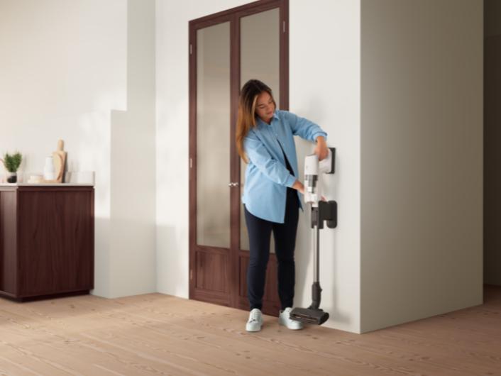 Actual product image Electrolux EP71HB14UV Stick Vacuum Cleaner/Electric Broom Battery Dry Bagless 0.3 l 57 W Cream 4 Ah