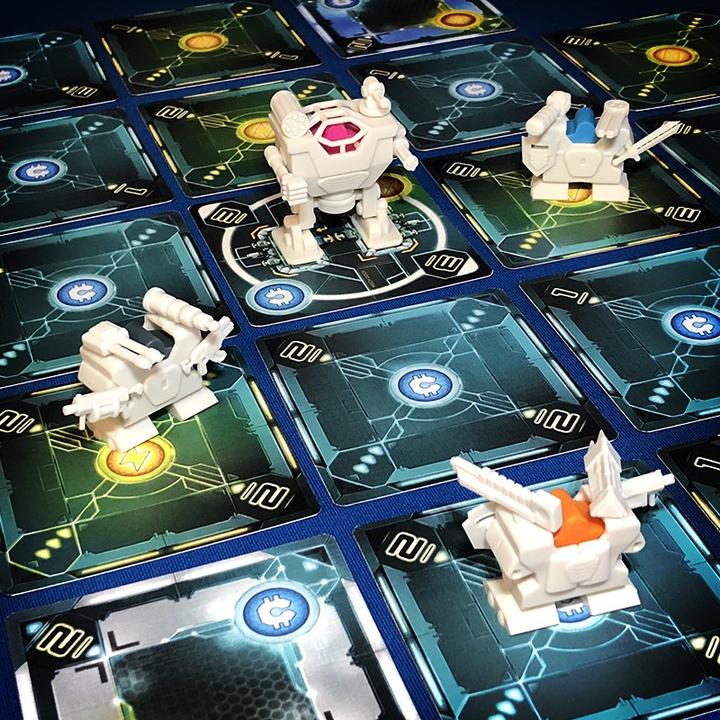 Actual product image Pixie Games Tiny Epic Mechs (French, 1 - 4 Players)
