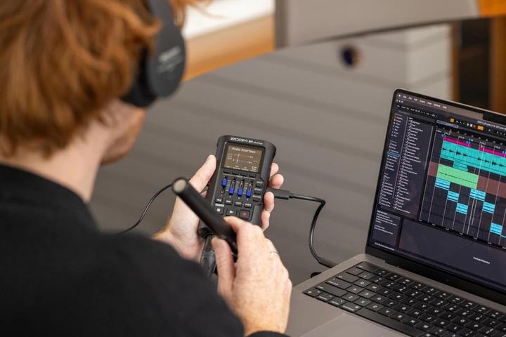 Actual product image Zoom R4 MultiTrak (Multitrack recorder)