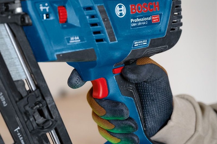 Image du produit Bosch Professional Cloueur à bois sans fil GNH 18V-64-2, dans son carton