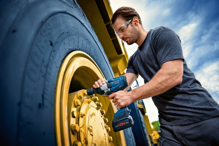 Actual product image Bosch Professional Cordless impact wrench GDS 18V-1600 HC (Rechargeable battery operated)