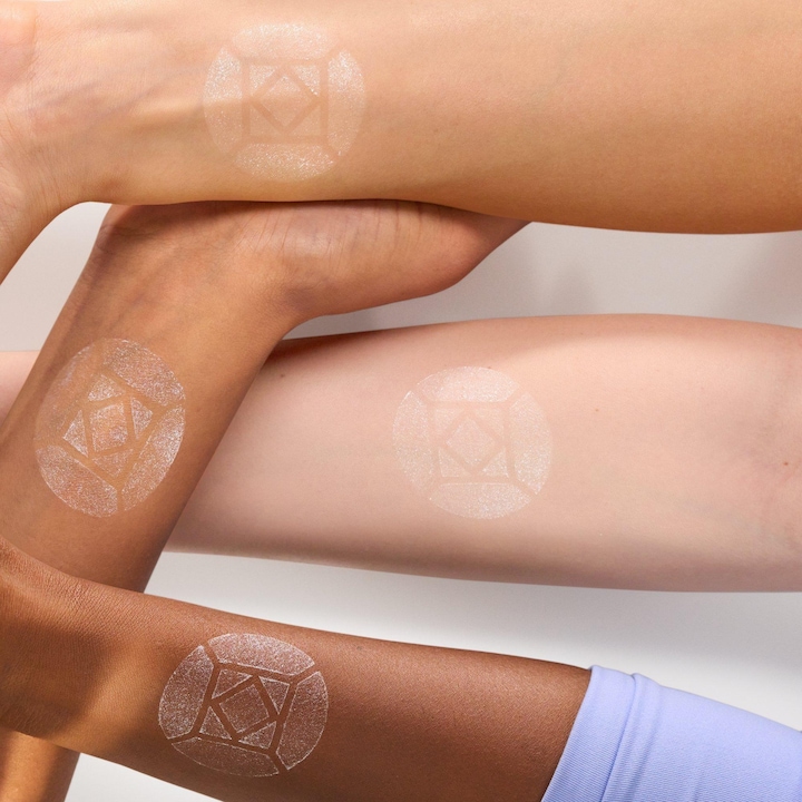 Produktbild essence BABY GOT DIAMOND highlighter stick (Silver, Highlighter, 5.40 g)