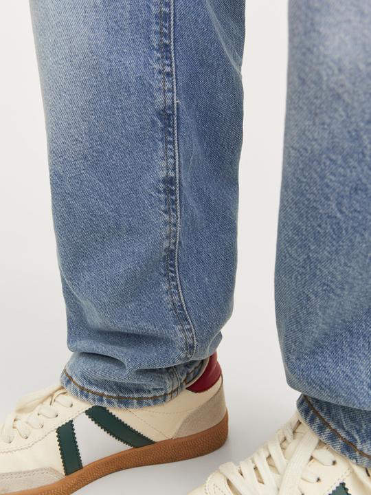Actual product image Jack & Jones JJICHRIS JJIORIGINAL SQ 957 JNR Relaxed Fit Jeans Junior Relaxed Fit Jeans (128)