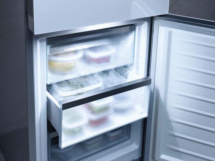 Actual product image Miele KFN 4898 AD (362 l)