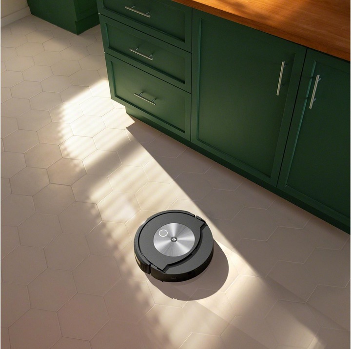 Actual product image iRobot Roomba Combo j7 (c7158) (Vacuum mopping robot)