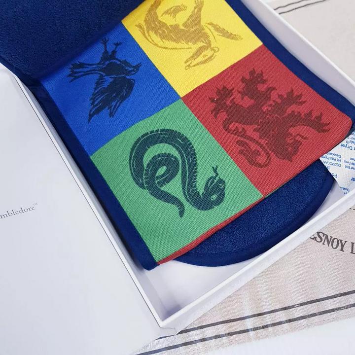 Immagine prodotto Le Creuset Guanto doppio delle Case di Hogwarts (Cotone, Nylon)