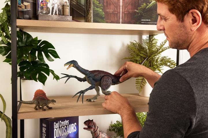 Actual product image Jurassic World Hammond Collection - Therizinosaurus L
