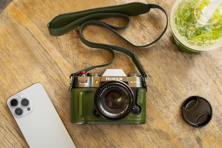 Actual product image SmallRig 4711 Leather Half Case Kit for X T50 (Green) (1.26 l)