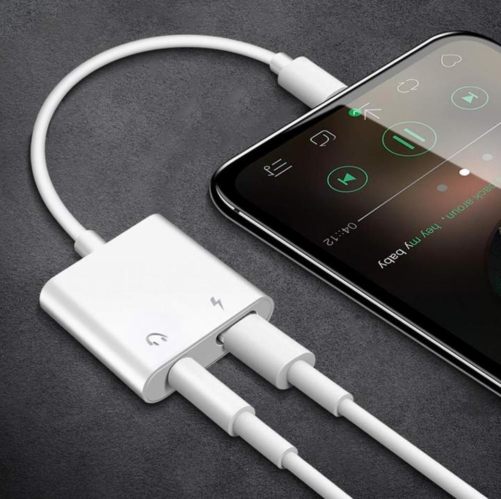 Actual product image PowerGuard Lightning 3.5mm Headphone Audio Adapter & Charge (Lightning, 3.5mm jack)