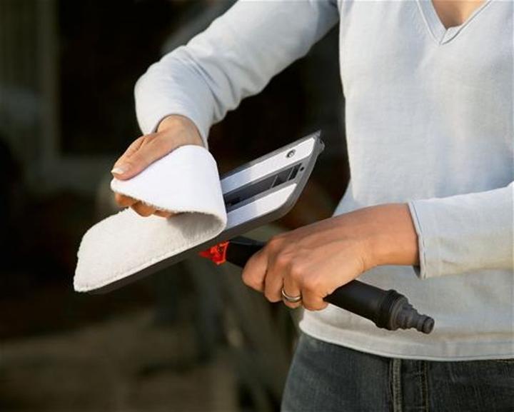 Actual product image Gardena Cleansystem window washer with puller