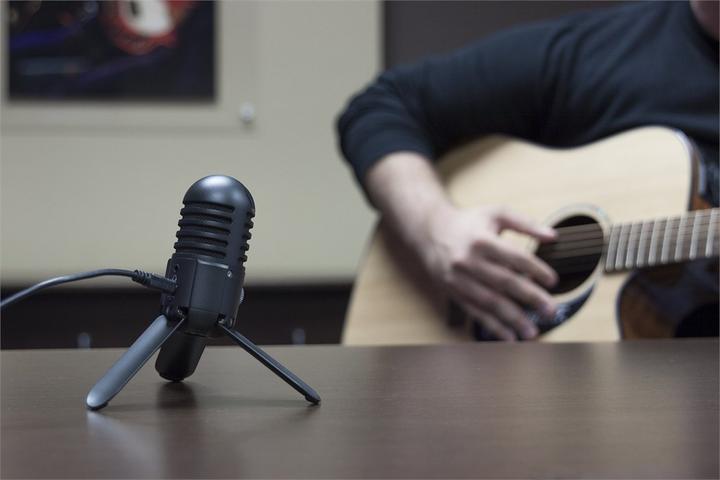 Actual product image Samson Meteor Mic