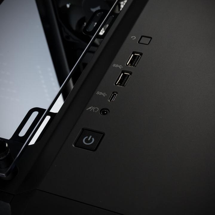 Actual product image Corsair 680X RGB (mATX, Mini-ITX, ATX, E-ATX)