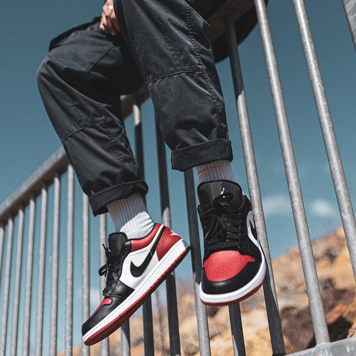 Immagine prodotto Nike Air Jordan 1 (42)