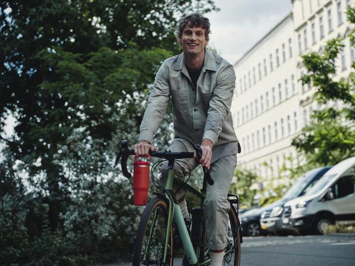 Actual product image Stanley Becher IceFlow Flip Straw 0 89 L Hot Coral (0.89 l)