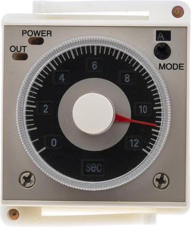 Immagine prodotto RS PRO Relè temporizzatore, montaggio sul pannello frontale, 0,1 s 300h, 220V ac, 2 cont. multifunzione,