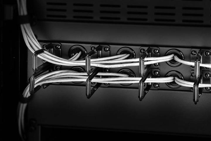 Actual product image Renkforce 48.26 cm (19"³) patch panel with 10 rotatable cable management brackets 2 U