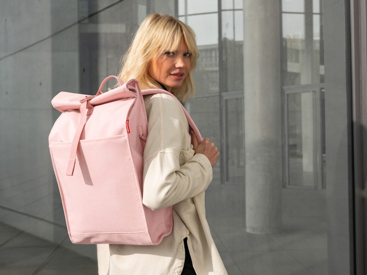 Produktbild reisenthel urban rolltop twist blush (16 l)