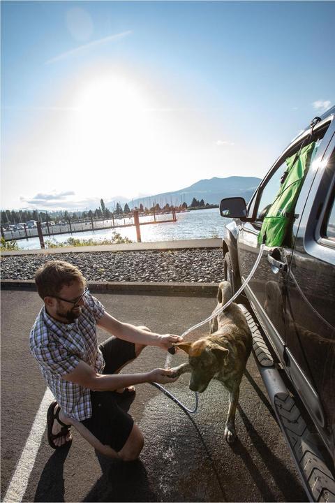 Produktbild Kurgo Dusche für unterwegs (Hund, 6000 ml)