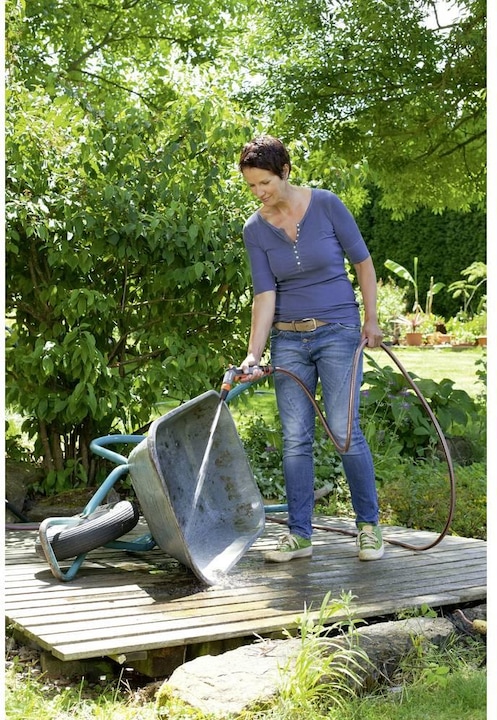 Actual product image Gardena Classic cleaning syringe