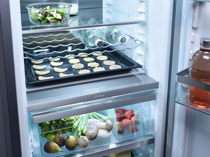 Actual product image Miele KFN 4898 A-10 D Blacksteel (362 l)