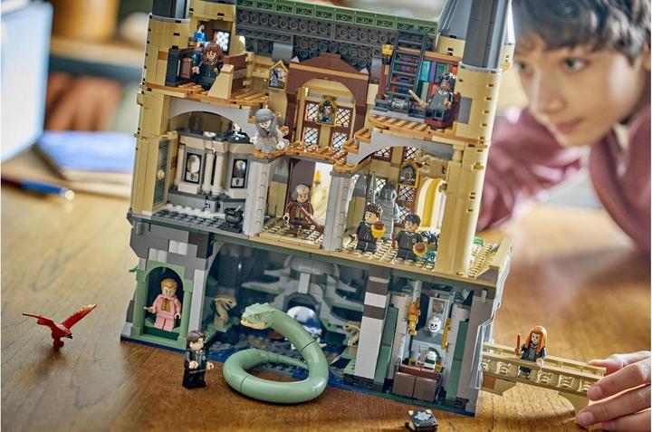 Produktbild LEGO Hogwarts Ostflügel (76473, LEGO Harry Potter)