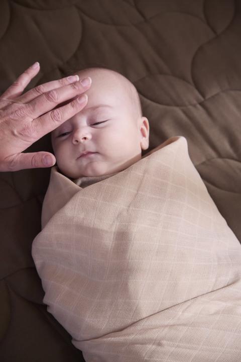 Actual product image Filibabba Muslin Swaddle Diaper 120x120 cm GOTS - Warm Grey (120 cm, 120 cm)