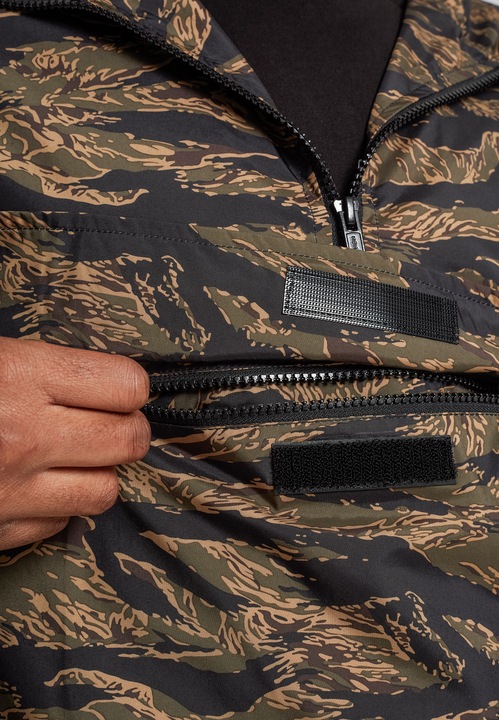 Produktbild Urban Classics Tiger Camo Pull Over (S)