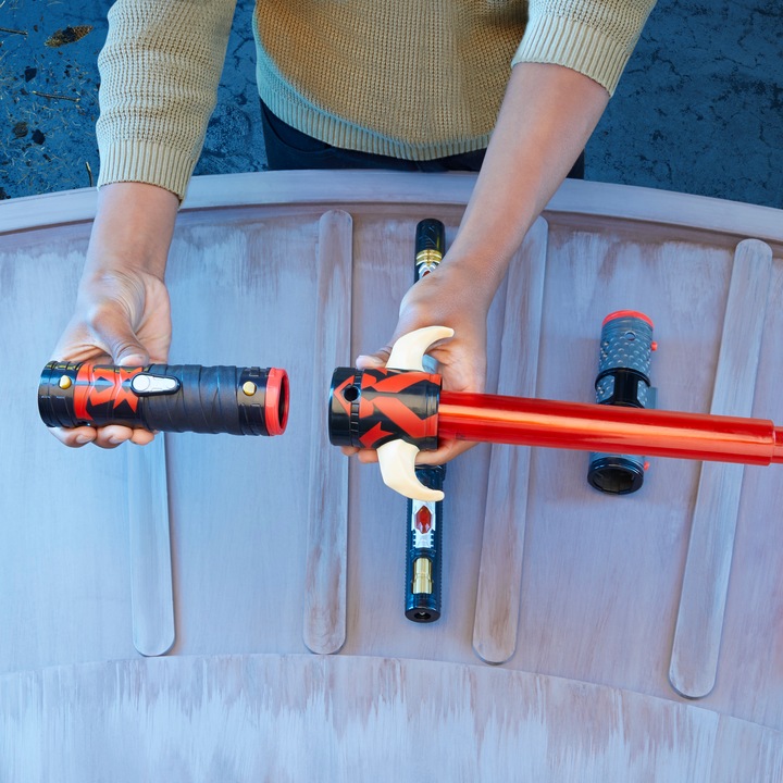Produktbild Hasbro Lightsaber Forge Darth Maul