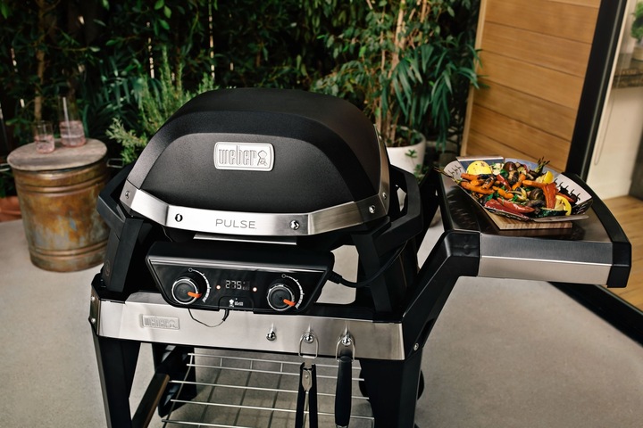 Actual product image Weber Pulse 2000 with stand (2.20 kW)