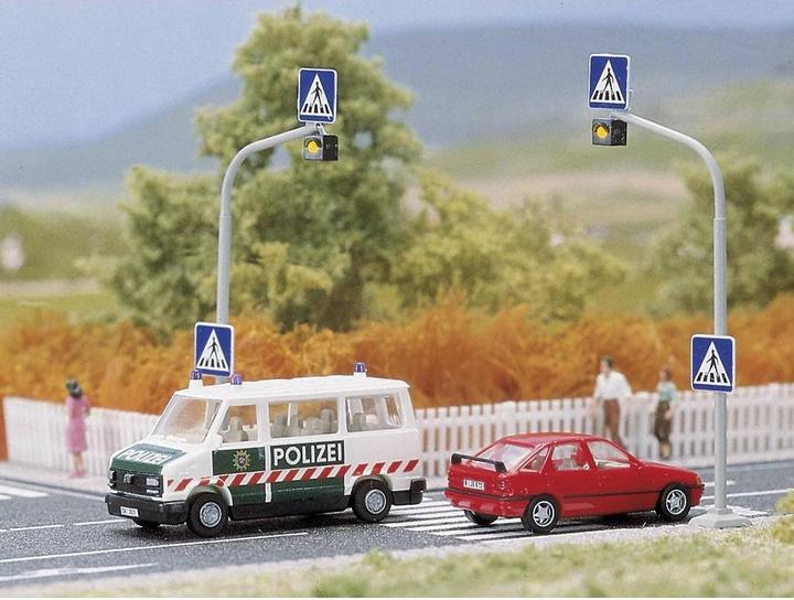 Produktbild Busch H0 2er Set Fussgängerampeln in