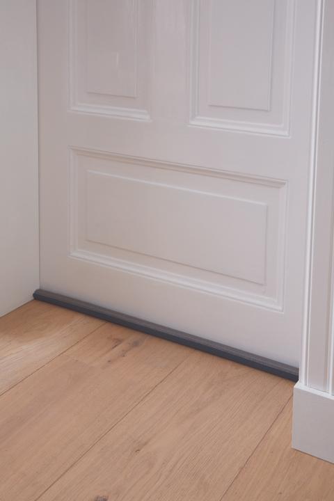 Image du produit tesa 2x tesamoll joint double de sol de porte, joint de porte pour sol lisse, pack de deux