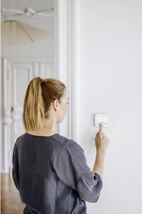 Actual product image Bosch Smart Home Room thermostat II (230V)