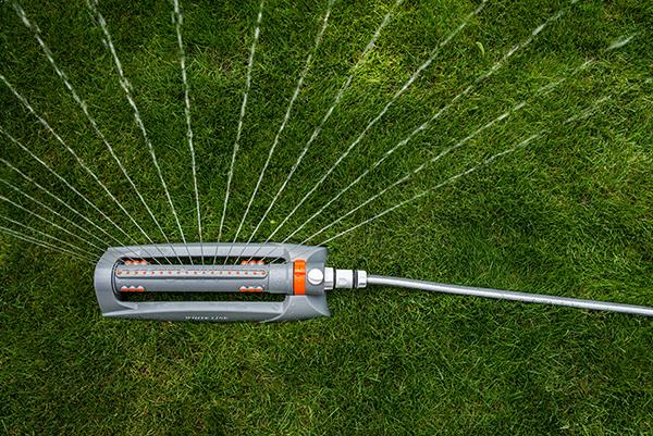 Actual product image Bradas Square sprinkler with slide 18 nozzles 375 m² WHITE LINE (Square sprinkler)