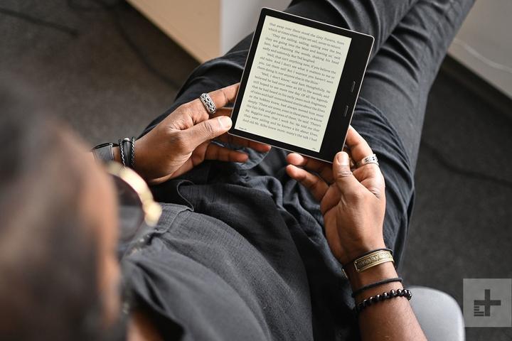 Produktbild Amazon Kindle Oasis with Special Offers (2019) (7", 32 GB, Black)