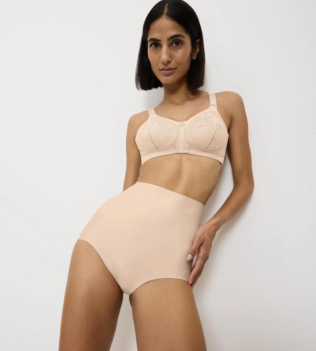 Actual product image Triumph Medium Shaping Series Highwaist Panty (S, Single pack)
