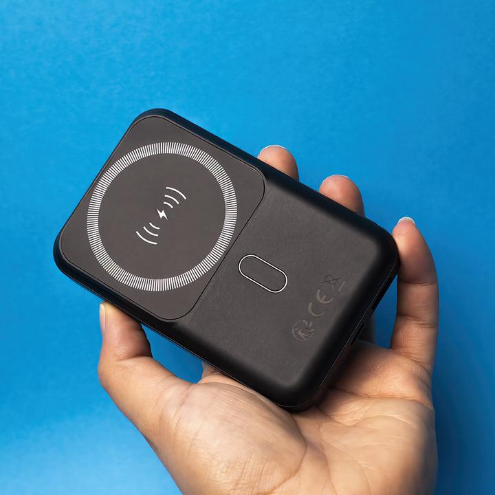 Produktbild Forever kabellose Powerbank MATB-100 PD QC 22,5 W 10000 mAh magnetisch schwarz (10000 mAh, 20 W, 37 Wh)