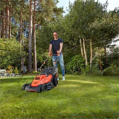 Actual product image Black & Decker BEMW481BH (Electrical connection)