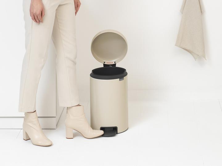 Immagine prodotto Brabantia Cestino per pedali NewIcon 12 l, Soft Beige (12 l)