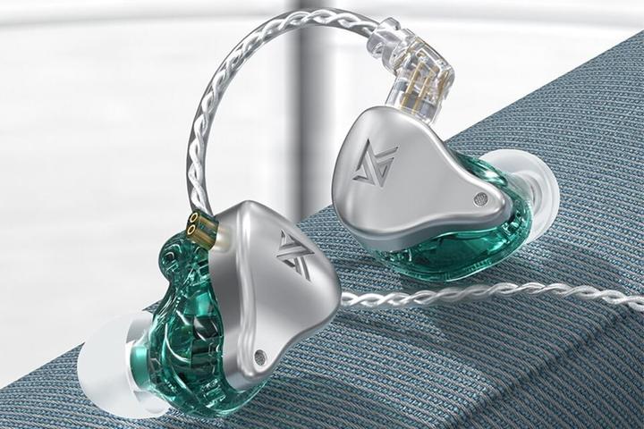 Produktbild KZ AST Earbuds with Microphone (NC, Kabelgebunden)