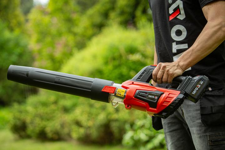 Actual product image Yato DMUCHAWA 18V, 4AH + ŁADOWARKA (Rechargeable battery operated, Leaf blower)