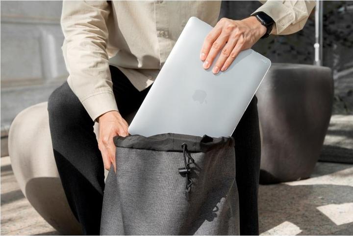 Actual product image Uniq Case Vero for MacBook Pro 14" M1-M4 (2021-2024) transparent (14", Apple)