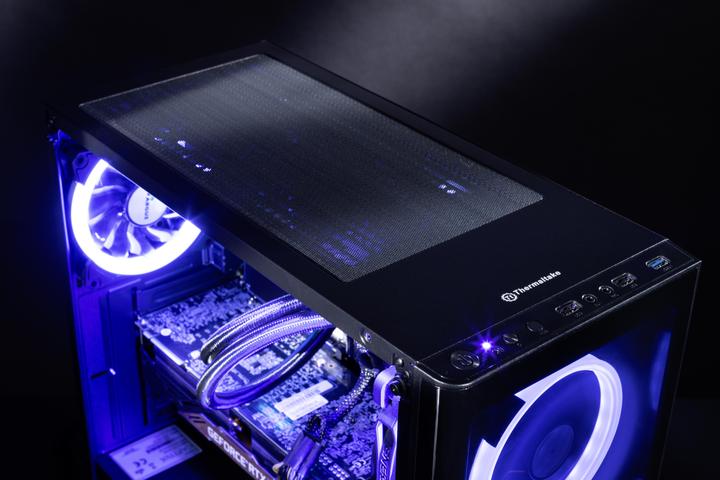 Produktbild Captiva G29IG 19V1 (Intel Core i9-9900KF, 32 GB, GeForce RTX 2080 Ti)