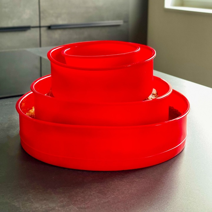 Produktbild Intirilife 4-teiliges Set runde Silikon Kuchenbackformen in Rot - 10 cm, 16.3 cm, 19.8 cm, 25 cm (25 cm)