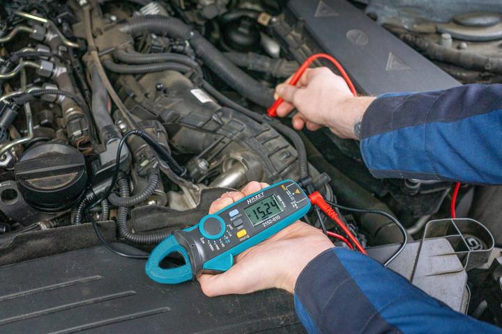 Actual product image HAZET Digital current clamp meter 2152-610 ∙ L x W x H: 34 mm x 60 mm x 175 mm (CAT II 600V, CAT III 300V)