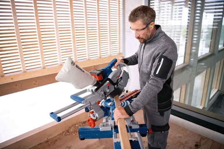 Image du produit Bosch Professional Scie à onglet sans fil BOSC